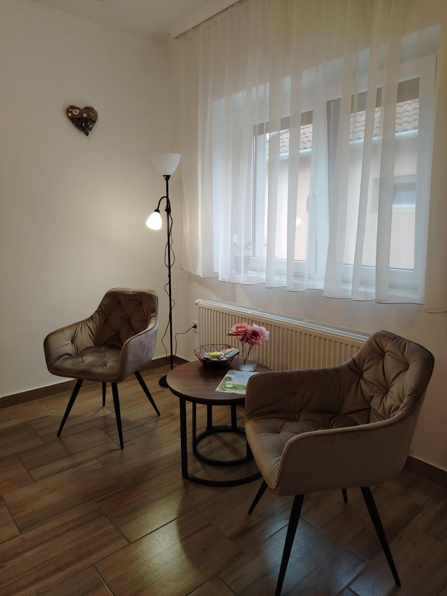 Kaptarko Apartmanhaz Demjén Eksteriør bilde